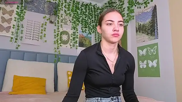 Ashley Pierce online show from 12, 10, 2025