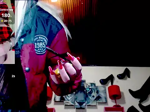 blondehot5v online show from 25, 9, 2025