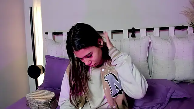 Rachell criss online show from 25, 3, 2026