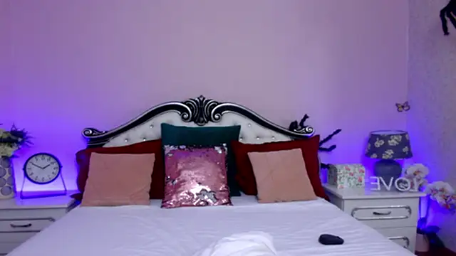 KirraJo online show from 13, 10, 2025