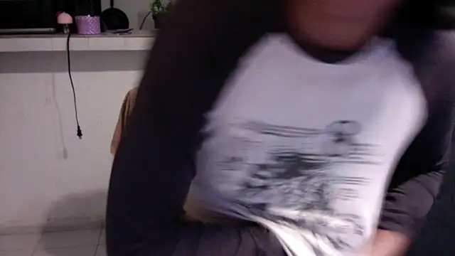 Snapshot of Nia_Desire chatting on 27, 5, 2026 Nia Desire online show from 27, 5, 2026