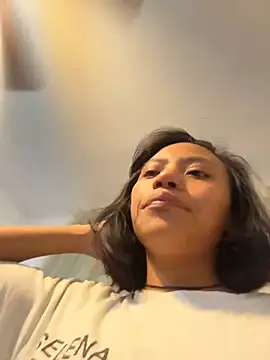 Snapshot of Nia_Desire chatting on 24, 6, 2026 Nia Desire online show from 24, 6, 2026