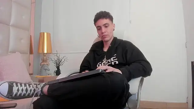 dark sun302 online show from 4, 12, 2025