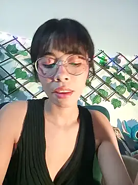 Snapshot of dolliette24 chatting on 17, 5, 2026 dolliette24 online show from 17, 5, 2026