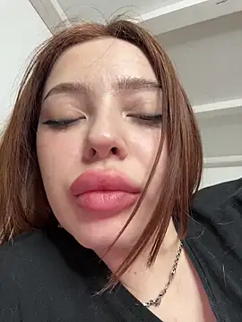 Hannah xBaby online show from 7, 3, 2026