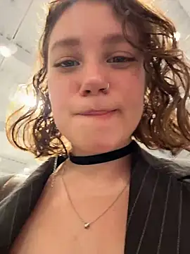 lucy-joy online show from 26, 10, 2025