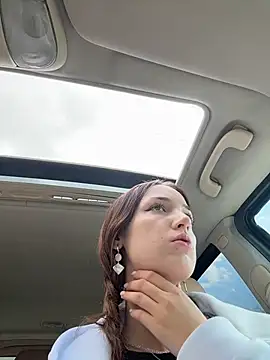 DollyTall online show from 6, 4, 2026