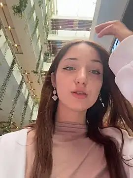 DollyTall online show from 10, 4, 2026