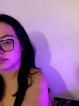 Emily Taylor2 online show from 17, 10, 2025