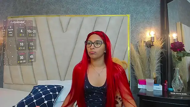 AmyStar1 online show from 8, 11, 2025