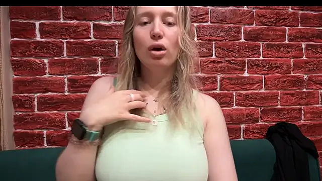 Snapshot of CitrusBlissss chatting on 21, 10, 2025 CitrusBlissss online show from 21, 10, 2025