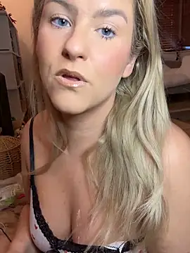 Charleigh xx online show from 17, 10, 2025