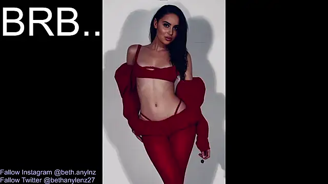 Snapshot of bethanyLenz chatting on 19, 11, 2025 bethanyLenz online show from 19, 11, 2025