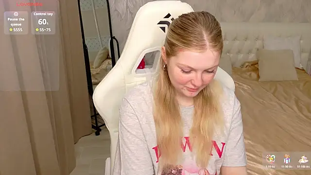 AmeliaDiamond online show from 4, 4, 2026