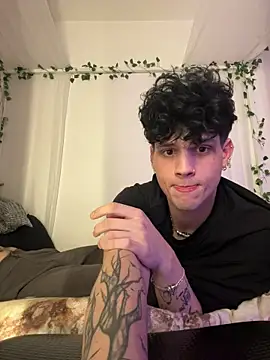 Snapshot of tyler_boo chatting on 4, 3, 2026 tyler boo online show from 4, 3, 2026