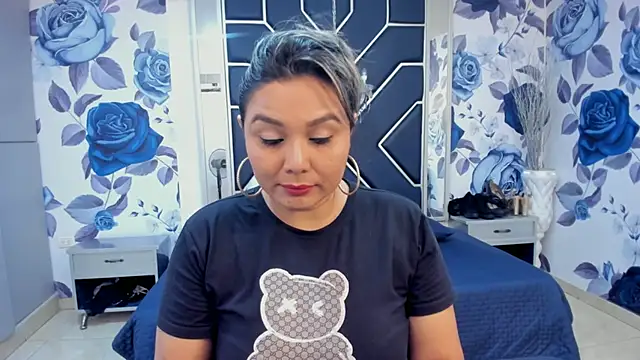 Snapshot of LatinaHoleQueen chatting on 17, 9, 2025 LatinaHoleQueen online show from 17, 9, 2025