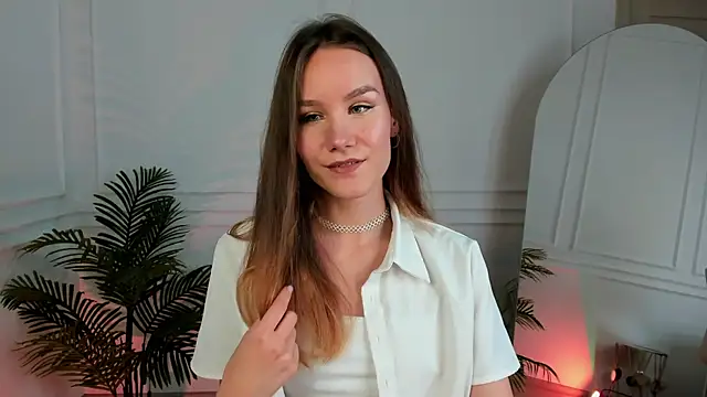 Snapshot of _Clare_Florence_ chatting on 5, 10, 2025 Clare Florence online show from 5, 10, 2025
