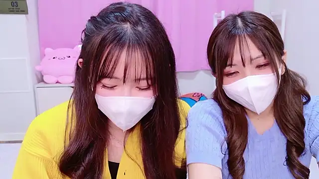 MOEMOE-Q online show from 2, 11, 2025