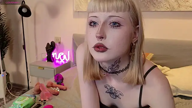 Snapshot of MilkMeSoftly chatting on 21, 6, 2026 MilkMeSoftly online show from 21, 6, 2026