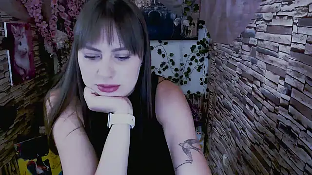 Amanda Bright  online show from 23, 9, 2025