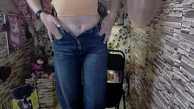 Amanda Bright  online show from 8, 10, 2025