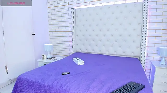 Elody rousse online show from 9, 1, 2026