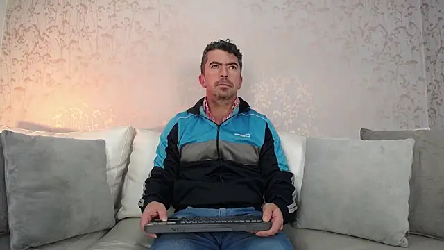 JuanKFit 45 online show from 11, 11, 2025