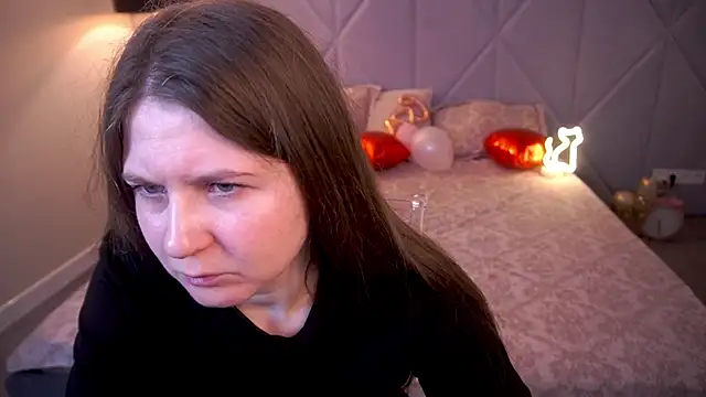 Snapshot of CraveeDoll chatting on 7, 2, 2026 CraveeDoll online show from 7, 2, 2026