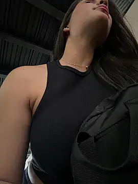 BellaLeclair online show from 1, 4, 2026