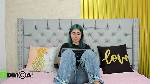 Skarlet 04 online show from 29, 11, 2025