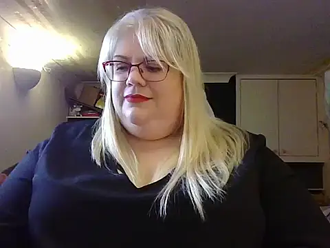 Snapshot of Kinkyhousewife83 chatting on 26, 9, 2025 Kinkyhousewife83 online show from 26, 9, 2025