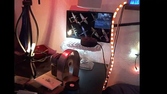 Pussyeat2please online show from 18, 4, 2026