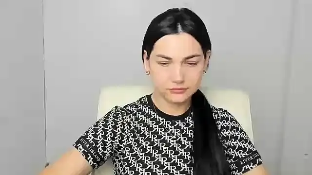 Lune Moon online show from 9, 9, 2025