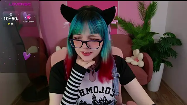 CoralineYoung online show from 24, 10, 2025