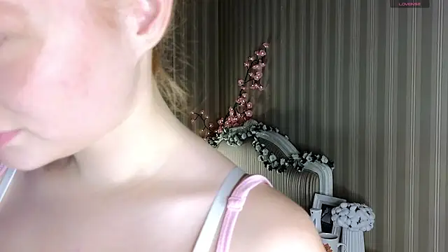 Juuulia  online show from 3, 3, 2026