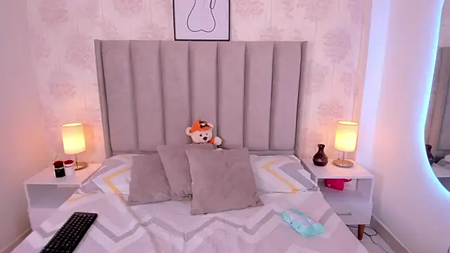 ShaynaHosk online show from 21, 3, 2026