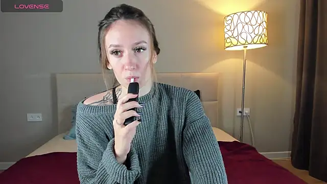Snapshot of cutienaughtygirl chatting on 4, 10, 2025 cutienaughtygirl online show from 4, 10, 2025