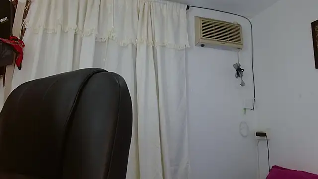 Snapshot of BriggiteSkyAngels chatting on 6, 10, 2025 BriggiteSkyAngels online show from 6, 10, 2025