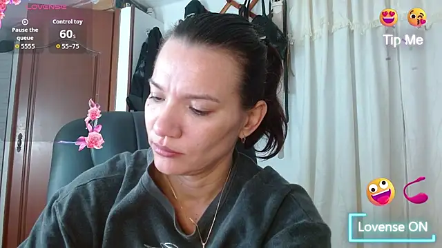 Snapshot of BriggiteSkyAngels chatting on 2, 12, 2025 BriggiteSkyAngels online show from 2, 12, 2025