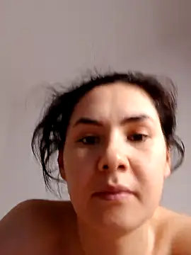 Lovely-deea online show from 4, 4, 2026