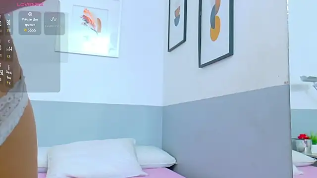 Snapshot of cutepetitee chatting on 3, 10, 2025 cutepetitee online show from 3, 10, 2025