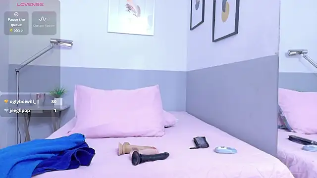 cutepetitee online show from 4, 11, 2025