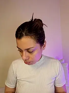 AmaiaSalvatore online show from 6, 11, 2025