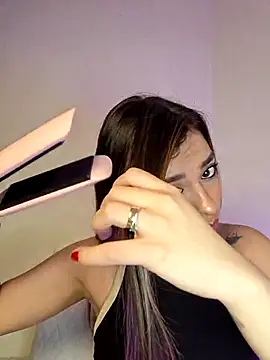 AmaiaSalvatore online show from 28, 11, 2025