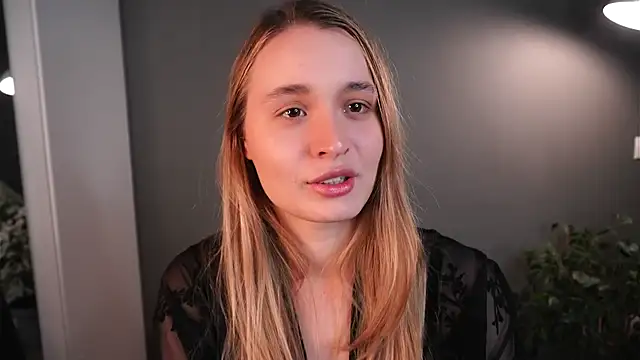 Snapshot of lisa_schiele chatting on 26, 11, 2025 lisa schiele online show from 26, 11, 2025