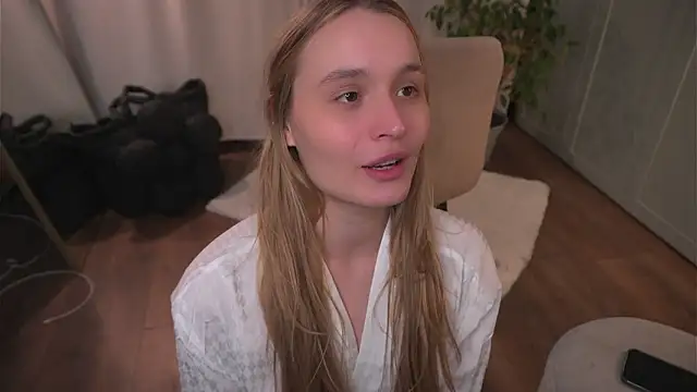 lisa schiele online show from 3, 2, 2026