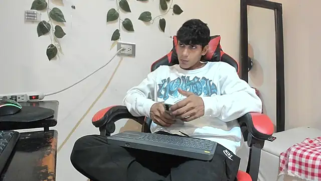 Snapshot of axel_rousse2 chatting on 1, 11, 2025 axel rousse2 online show from 1, 11, 2025