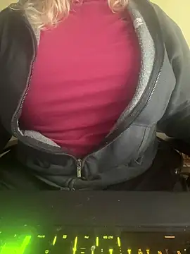 LunoviaXL online show from 4, 11, 2025