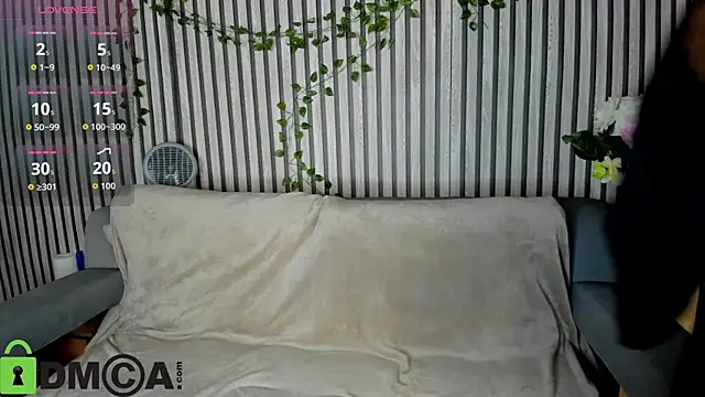 Agnes Wells online show from 15, 11, 2025