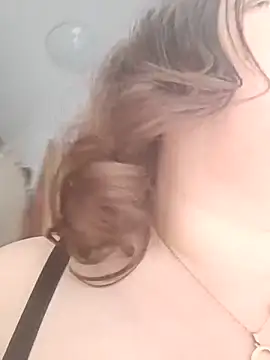 Feuchtekitty92xh online show from 24, 9, 2025